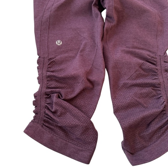 Lululemon In The Flow Crop II Heathered Berry Yum Yum Size 6 - Picture 8 of 11